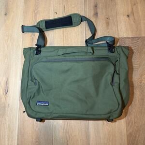 Vintage Patagonia MLC Carry On Travel Bag. Casual, Outdoor, Lightweight Hiking